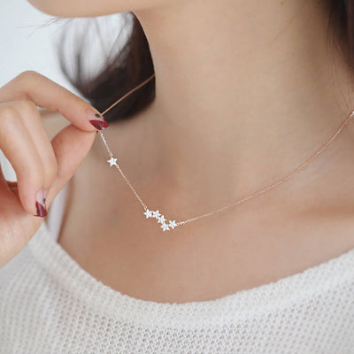 Simple Dainty Triple Crystal Star Necklace in Silver -  Collar de estrella de cristal triple elegante simple en plata www.MyBodiArt.com