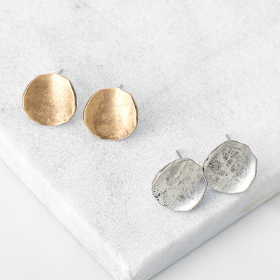 Vintage Ear Piercing Ideas for Women - Stamped Antiqued Metal Coin Medallion Earrings -  ideas artísticas boho perforación del oído - www.MyBodiArt.com 