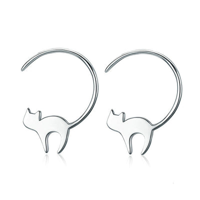 Cute Simple Minimal Ear Piercing Ideas for Teen Girls - Kitty Cat Hoop Earrings -  Ideas simples de perforación de oreja mínima para niñas adolescentes - www.MyBodiArt.com