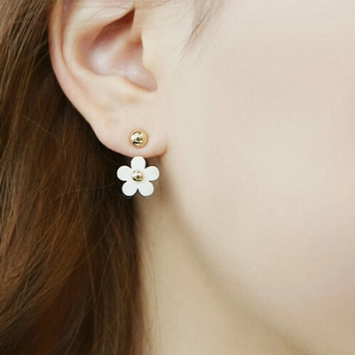 Cute Ear Piercing Ideas for Teens - Floral Flower Daisy Ear Jacket Earring - lindas ideas para perforar múltiples orejas - www.MyBodiArt.com #earrings 