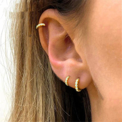 Cute Crystal Gold Ring Hoop Multiple Cartilage Helix Conch Ear Piercing Jewelry Ideas -  ideas de joyería piercing en la oreja - www.MyBodiArt.com