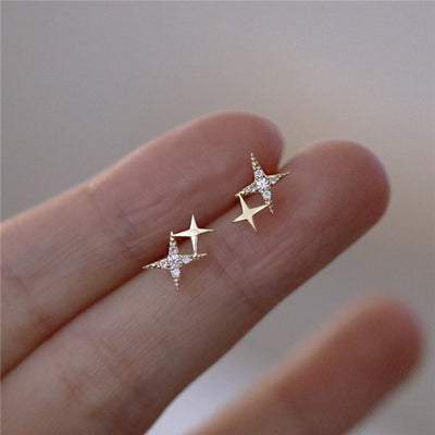 Cute Star Burst Gold Stud Earrings -  lindos pendientes de estrella - www.MyBodiArt.com