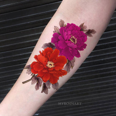 Vintage Realistic Red Watercolor Peony Floral Flower Forearm Tattoo Ideas for Women -  Ideas de tatuajes de flores rojas para mujeres - www.MyBodiArt.com #tattoos #tattoo
