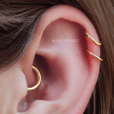 Simple Minimalist Double Cartilage Helix Ear Piercing Ring Hoop Gold -  ideas de piercing de cartílago - www.MyBodiArt.com