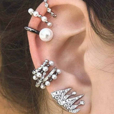 Classy Ear Piercing Ideas for Women - Pearl Fancy Ear Cuff Earrings Cartilage Helix Conch Earlobe - Fashion Statement Jewelry -  joyería de ideas de perforación de oreja elegante - www.MyBodiArt.com 