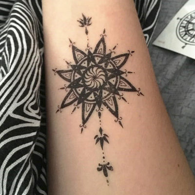 Geometric Mandala Sun Wrist Tattoo Ideas for Women - Bohemian Boho Tribal Forearm Tat -Ideas geométrica del tatuaje de la muñeca del sol del mandala para las mujeres - www.MyBodiArt.com 