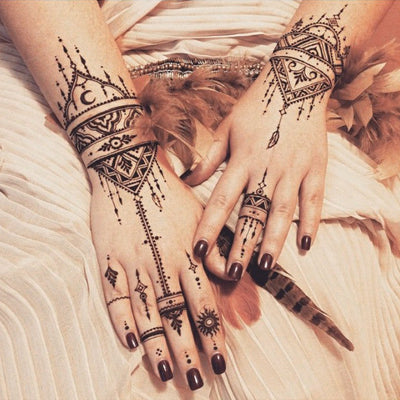 Tribal Boho Ethnic Black Henna Mandala Unalome Hand Tattoo Ideas for Women - tribal negro henna mandala mano tatuaje ideas -  www.MyBodiArt.com #tattoos 