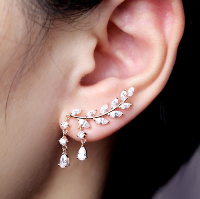 Fancy Ear Piercing Ideas for Women - Crystal Drop Leaf Ear Climber Crawler Earrings -  Fancy Ear Piercing Ideas para Mujeres - Crystal Drop Leaf Ear Climber Pendientes de correa eslabonada - www.MyBodiArt.com