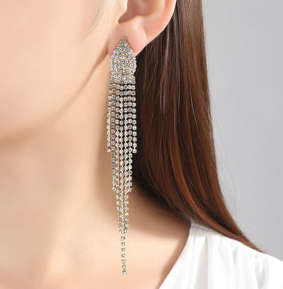 Formal Ear Piercing Ideas for Women - Sparkly Long Crystal Chain Dangle Drop Earrings for Prom - Ideas formales de perforación del oído para mujeres - www.MyBodiArt.com #earrings #prom