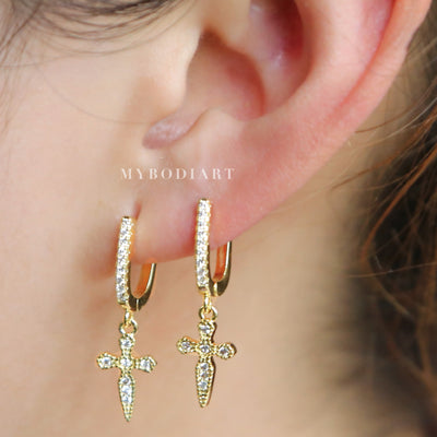Unique Multiple Ear Piercing Ideas for Teens - Crystal Small Hoop Dangle Cross Earrings in Gold - Idées uniques de perçage d'oreilles multiples pour les adolescents - www.MyBodiArt.com #earrings