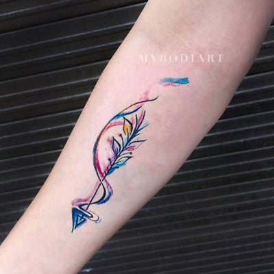 Beautiful Watercolor Arrow Forearm Tattoo Ideas for Teens Girls - Popular Feather Arm Wrist Tat for Women - ideas del tatuaje del antebrazo de la flecha de la acuarela para las mujeres -  www.MyBodiArt.com #tattoos 