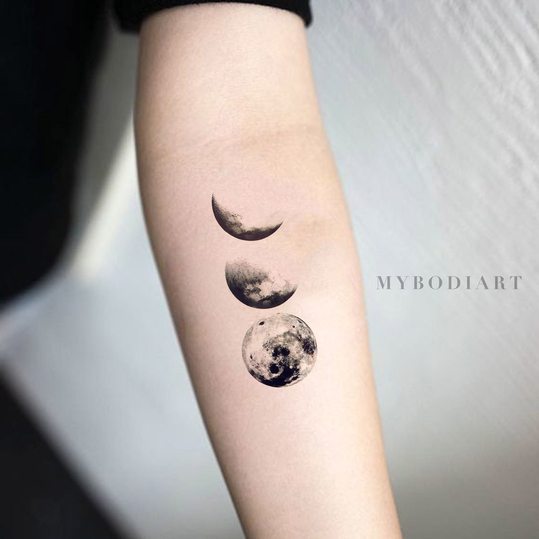 Moon Tattoo Meaning and Symbolising [2023 Guide]