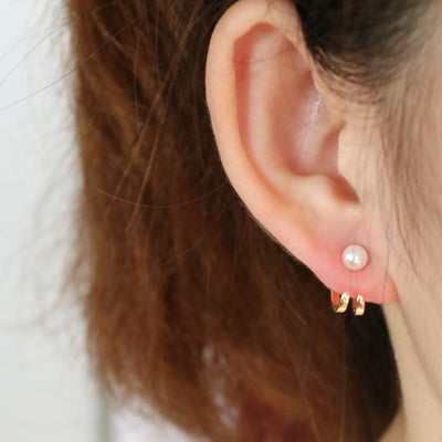 Cute Simple Ear Jacket Claw Earring Pearl Ear Piercing Ideas for Women in Gold or Silver www.MyBodiArt.com #earrings