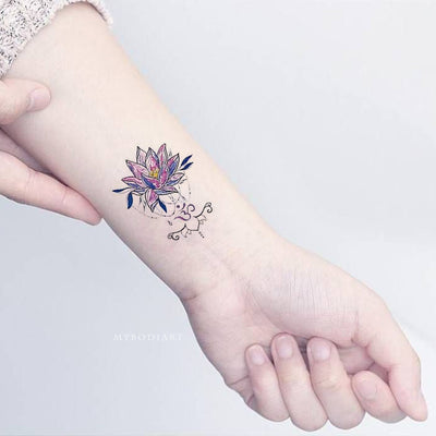 Cute Small Watercolor Tribal Lotus Floral Flower Wrist Temporary Tattoo Ideas for Women -  Ideas lindas del tatuaje de la muñeca del loto para las mujeres - www.MyBodiArt.com #tattoos