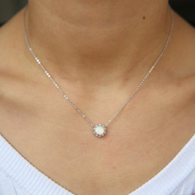 Cute Dainty Opal Pendant Necklace -  Collar colgante de ópalo lindo y delicado - www.MyBodiArt.com
