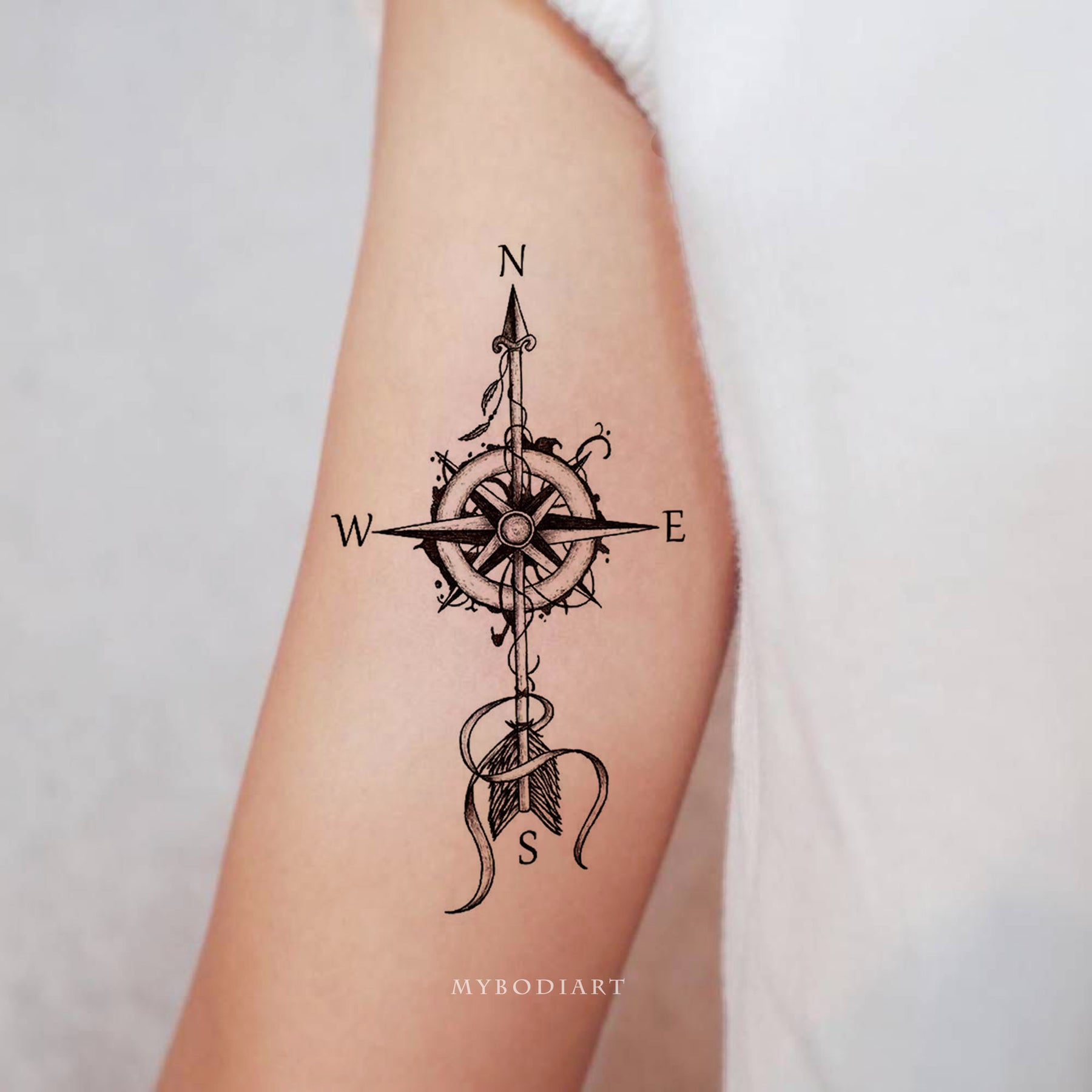 Arrow Compass Temporary Tattoo. | Tatuaje diminuto, Tatuajes en los dedos, Compass  tattoo