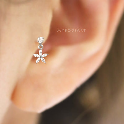 Cute Small Simple Tragus Ear Piercing Jewelry Ideas for Women Crystal Flower Dangle Silver Stud 16G - Linda tragus oído piercing ideas para mujeres - www.MyBodiArt.com