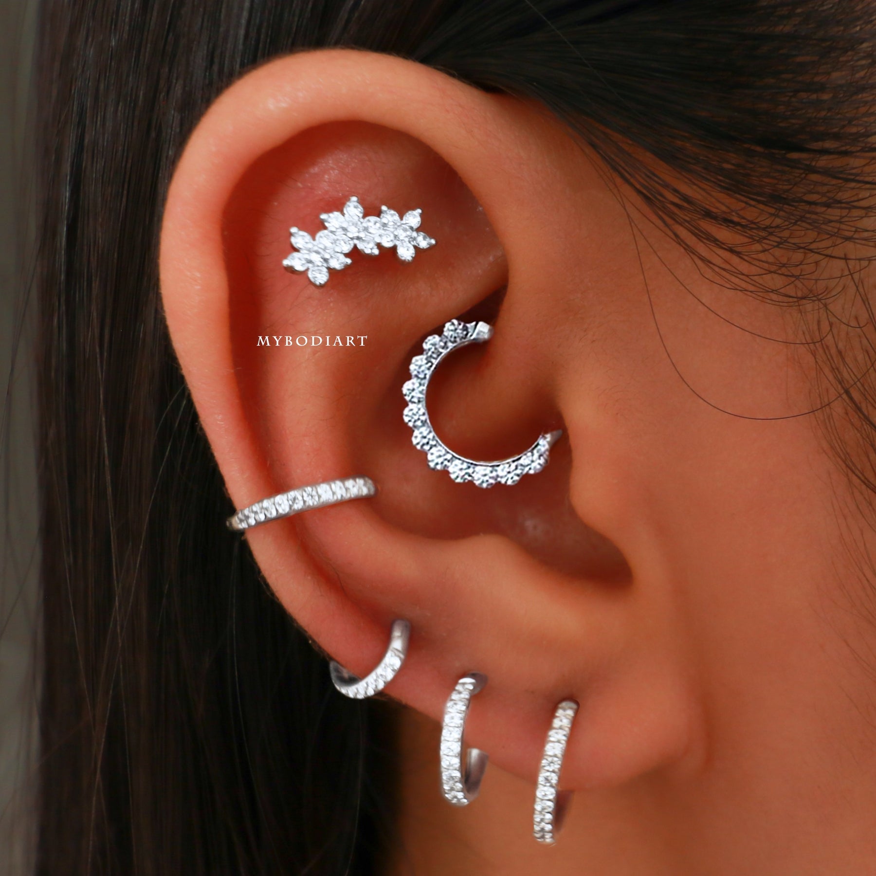 Florabella Crystal Triple Flower Ear Piercing Stud 16G – MyBodiArt