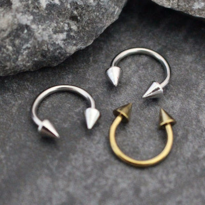 Arrowhead Horseshoe Barbell in 16G Gold or Silver for Septum Piercing, Eyebrown Ring, Daith Earring, Rook Earring, Lip Piercing, Nipple Jewelry, Septum Jewelry.