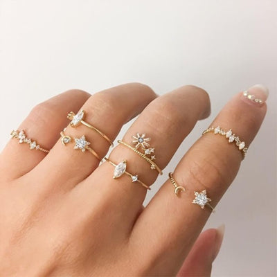 Delicate Dainty Crystal Star Flower Stackable Ring Set -  lindo anillo - www.MyBodiArt.com #rings 
